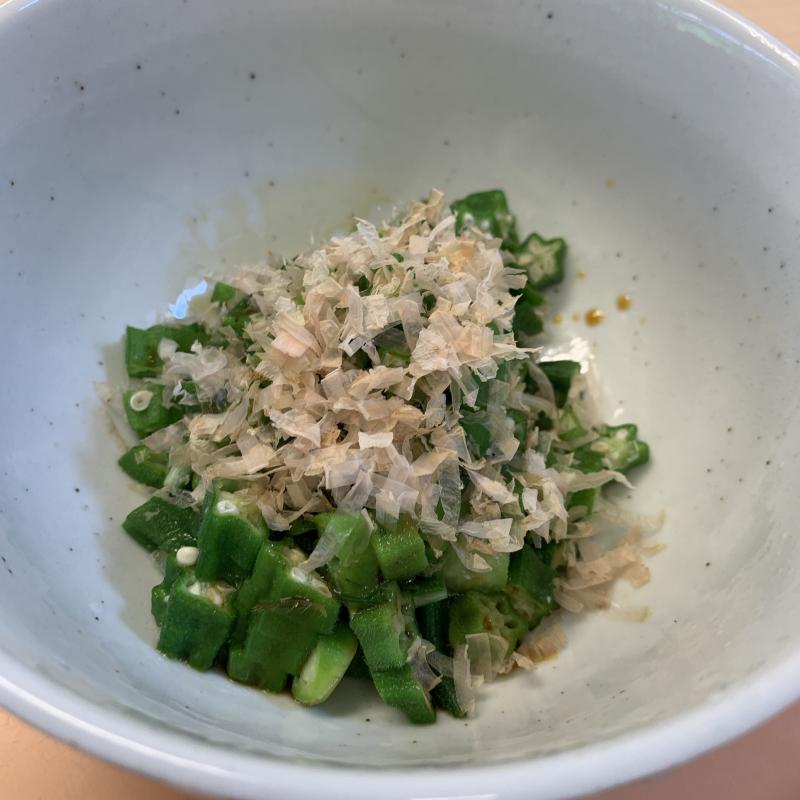 年中組のオクラが収穫できました